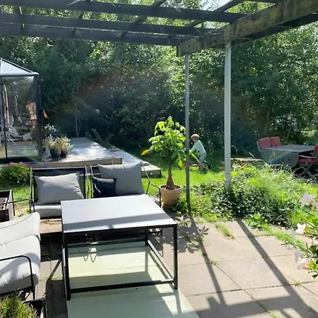 Extend The Snug Summer Evenings In The Orangery Vakantiehuis *